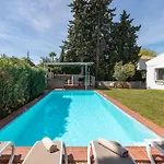 Tres Almendros Villa *