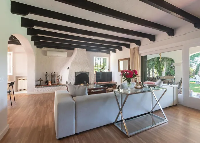 Tres Almendros Вилла *