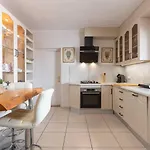 וילה Tres Almendros מארבלה