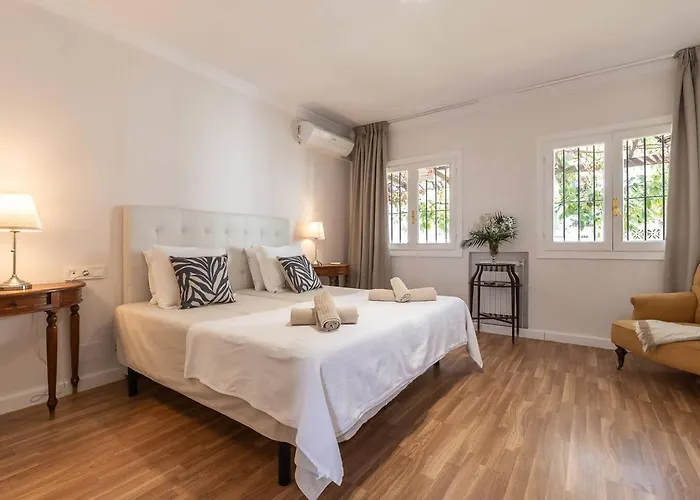 Tres Almendros Вілла