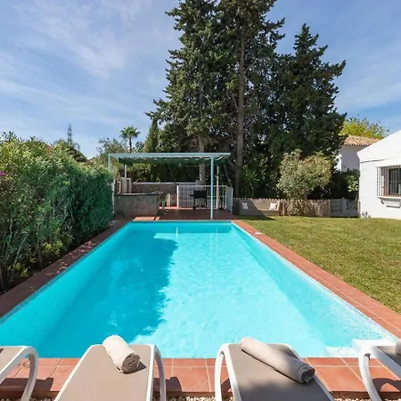 Tres Almendros Villa *