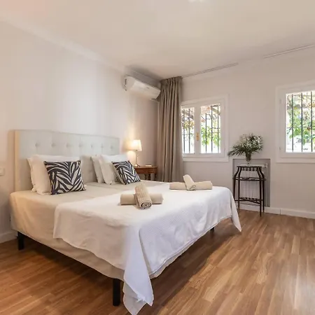 Tres Almendros Villa